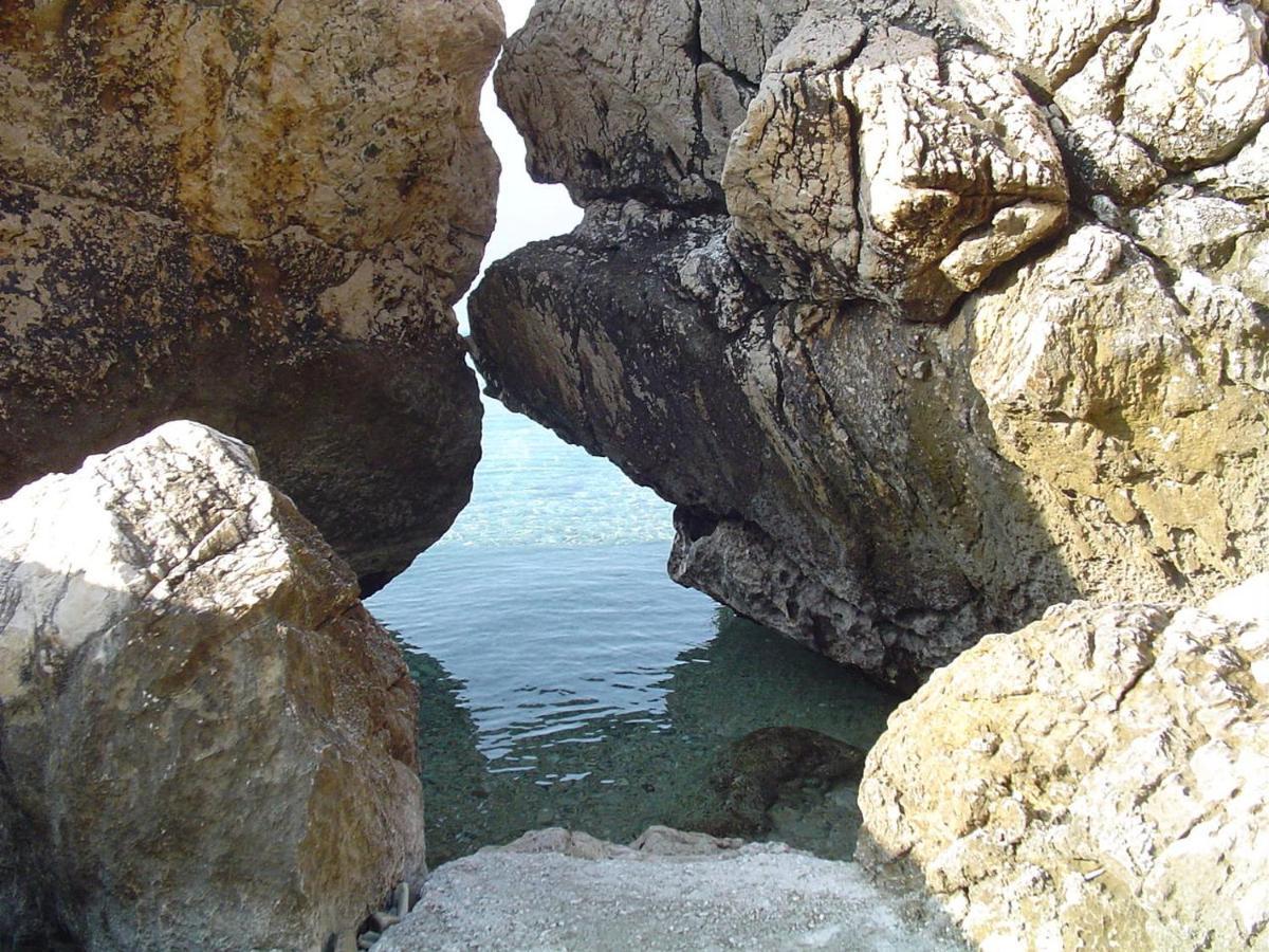 Amazing View Over The Beach Omis Exterior photo